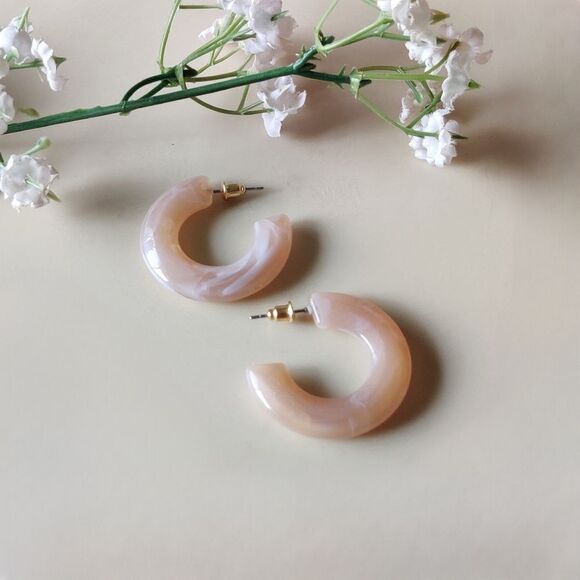 🩷 Pink Marble Resin Hoop Earrings Gold NWT Summer - Picture 1 of 2